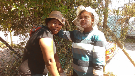 Nandipha & Noziphiwo team up to expand the community garden at the Masiphumelele Soup Kitchen